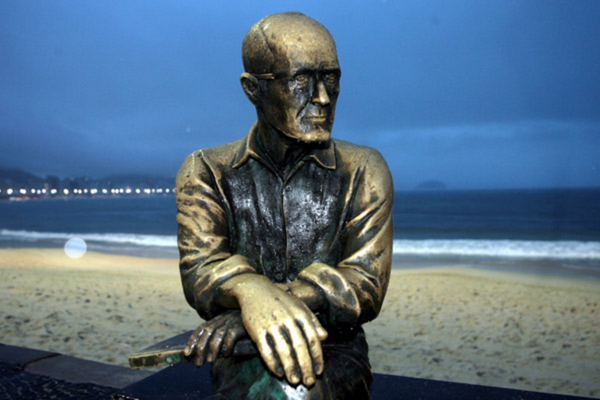 estátua de Dorival Cayme
