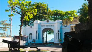 que horas abre o forte de copacabana